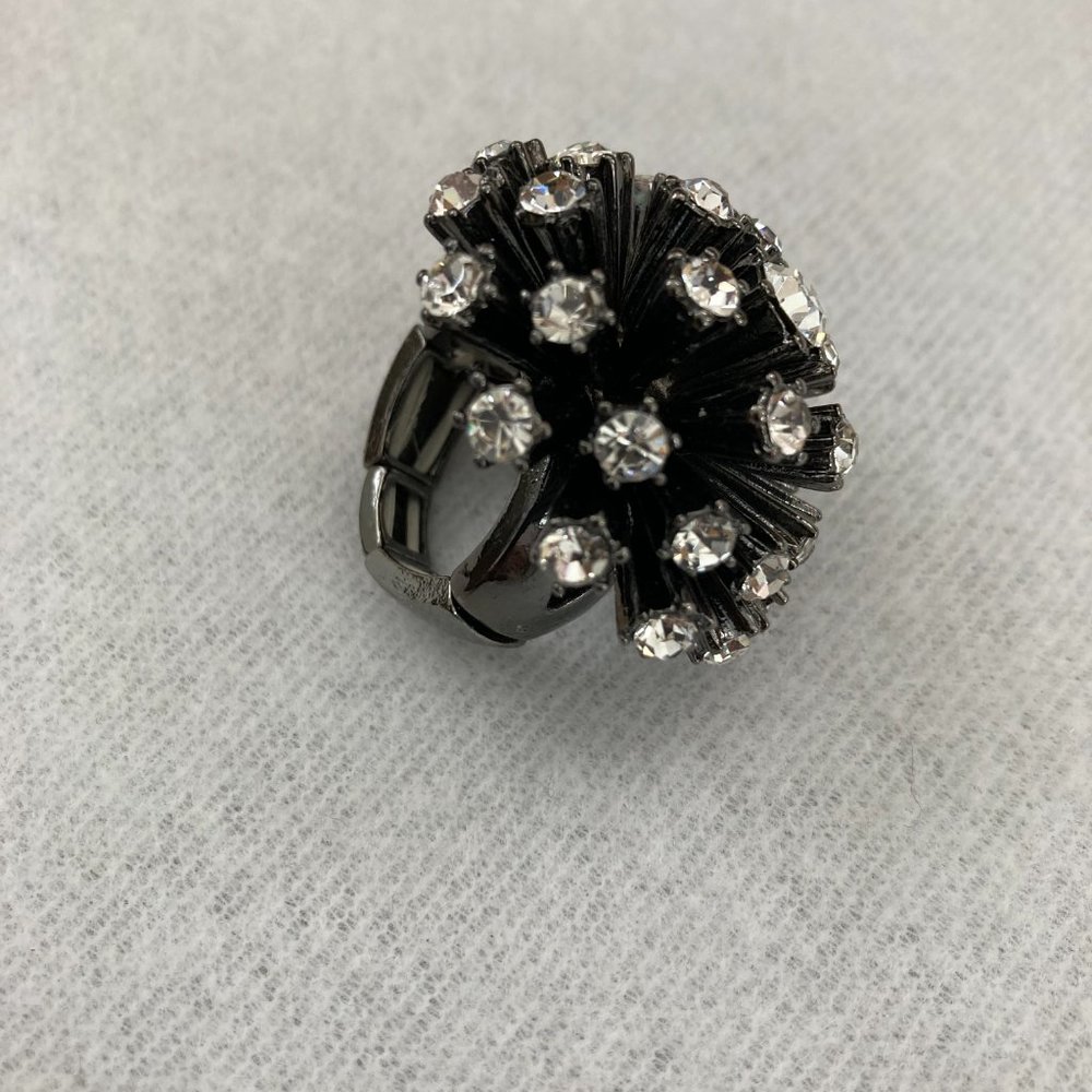 Statement Costume Ring - Picture 5 of 7